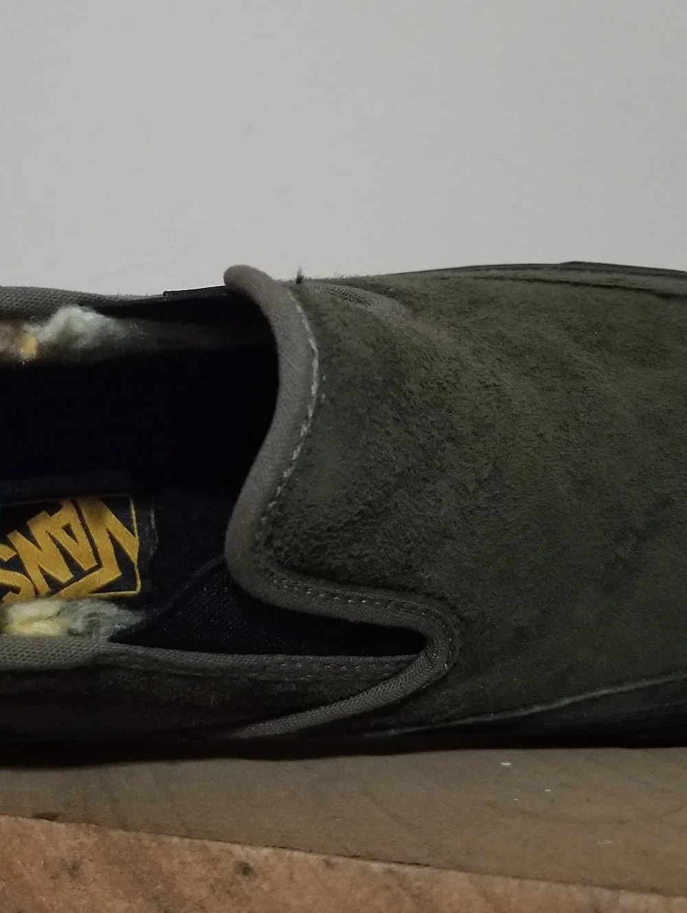 NEW! Vans MTE Olive Suede Slip-On Mid with Black Midsole sz 9 NWT - Picture 9 of 11